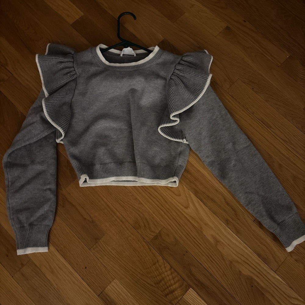 Chic Gray Ruffle Sweater - Picture 2 of 4